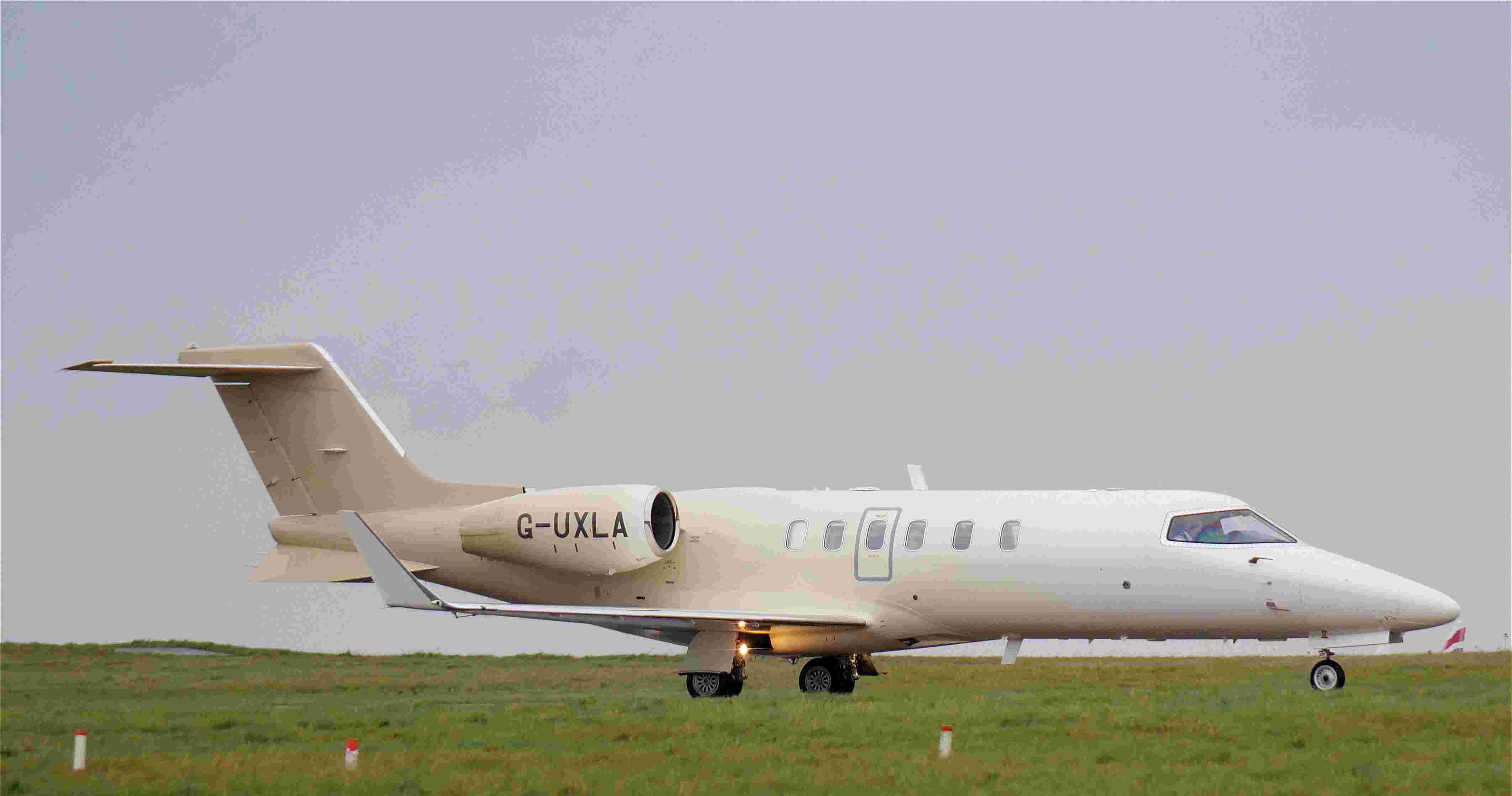 Learjet 40