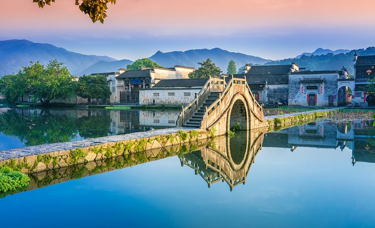 Huangshan & Hongcun: 4-Day Private Scenic Retreat