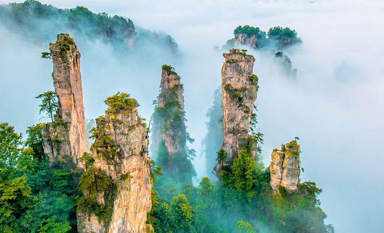 Explore Zhangjiajie, Tianmen Mountain & Fenghuang: 4-Day Private Adventure